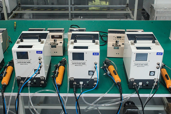 使用自動(dòng)鎖螺絲機(jī)要注意哪些方面？堅(jiān)豐電子告知您